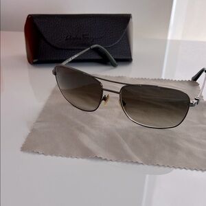 💯 Authentic Ferragamo Black and Gold Sunglasses with Case